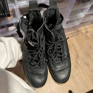 Nike SF Air Force 1 Mid Big Kids' Shoe size 6 black